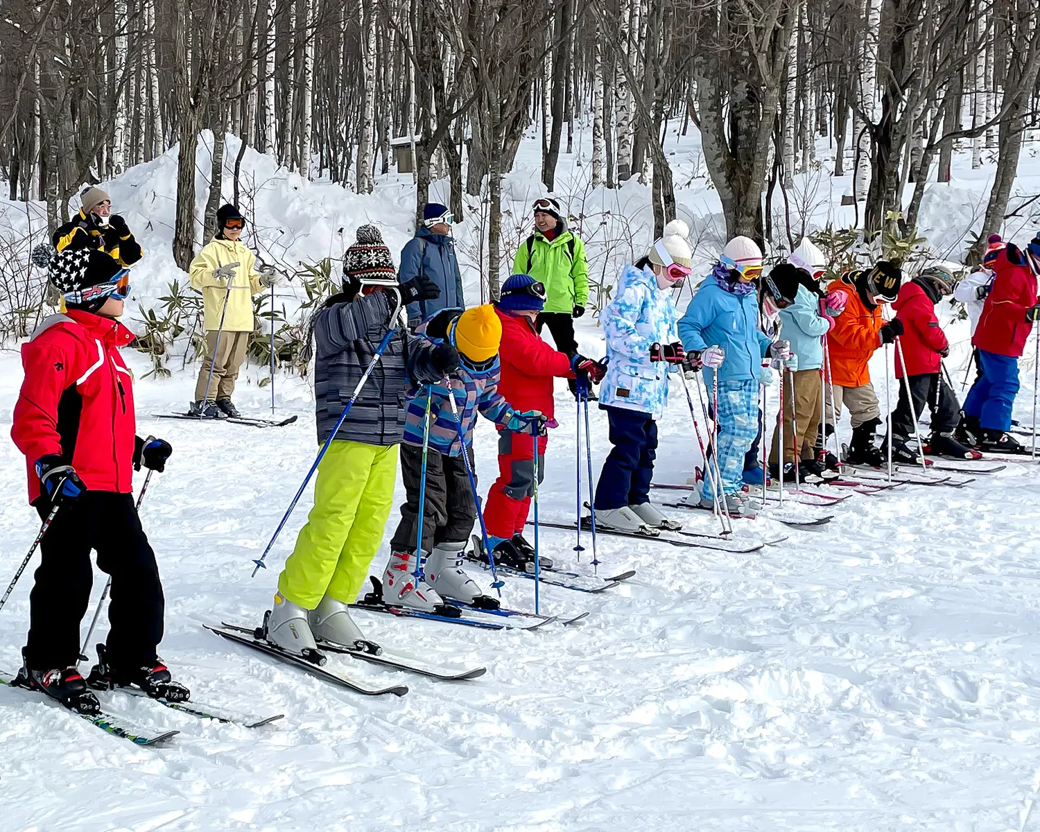 スキー訓練をするカブ隊